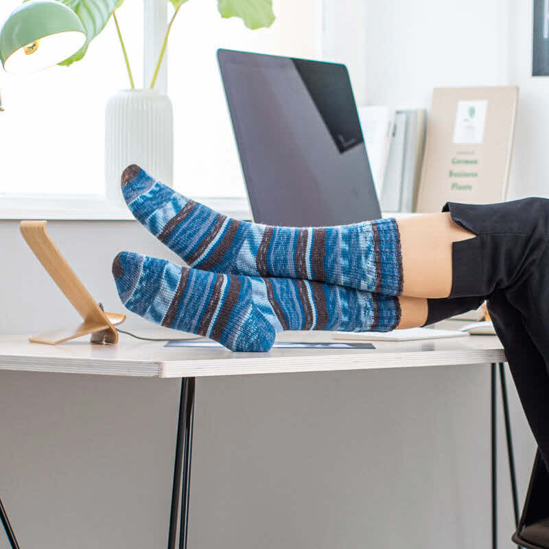 Viele verschiedene Qualitäten, Motive und Farben an Sockewolle. 