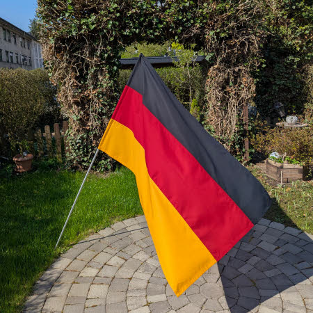Fahne Deutschland ca. 1,40 m x 0,85 m groß mit Tunnel
