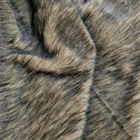 Wenn das Fell flach liegt überwiegen die schwarzen Oberhaare